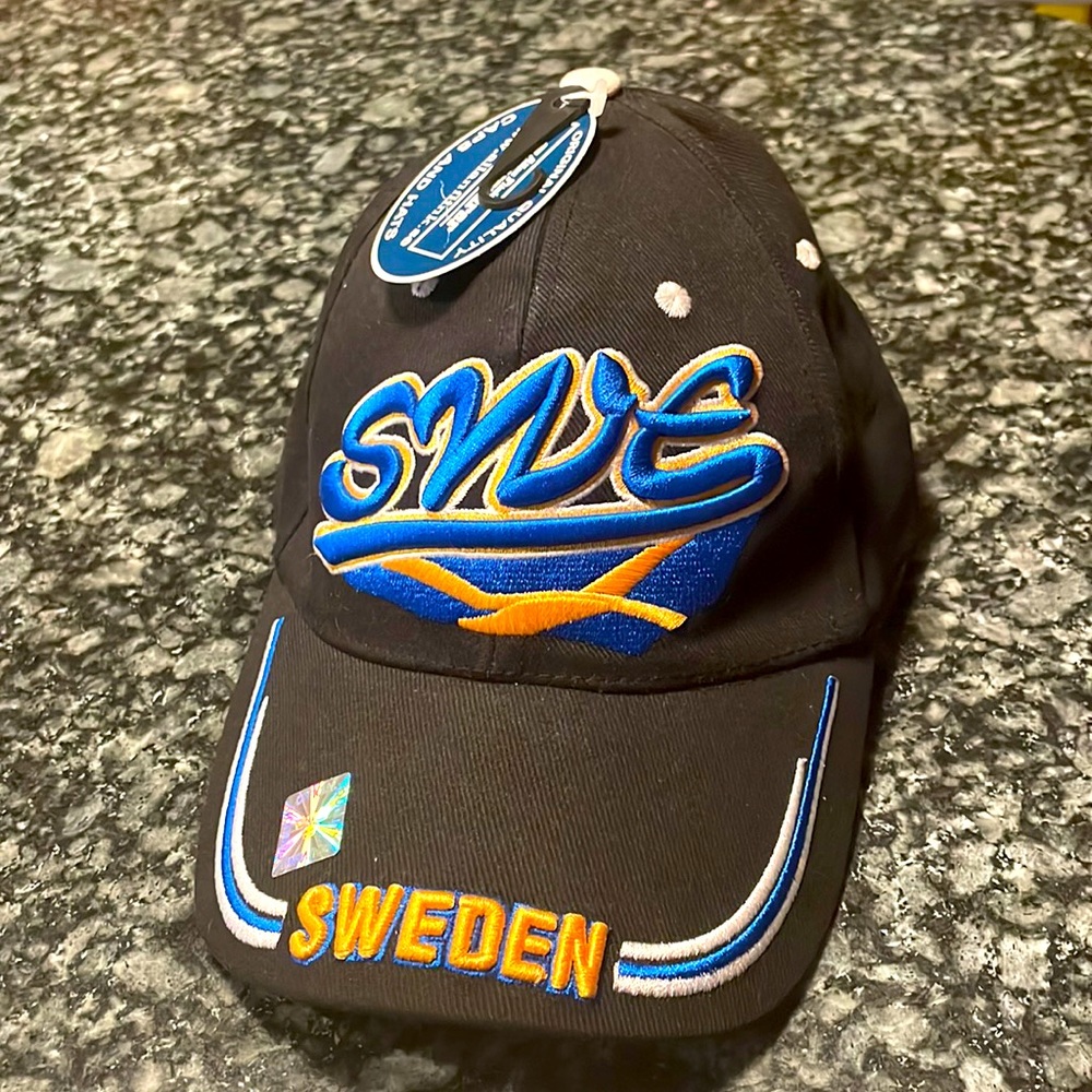 NWT Sweden black baseball cap with embroidered‎ designs